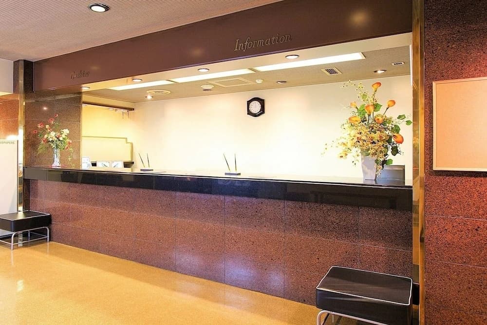 Hotel Oaks Shin-Osaka - photo 2