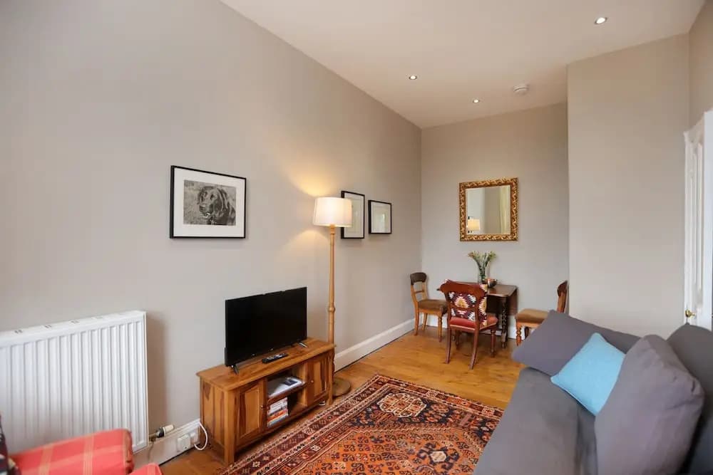 Classic City Apartment - photo 6