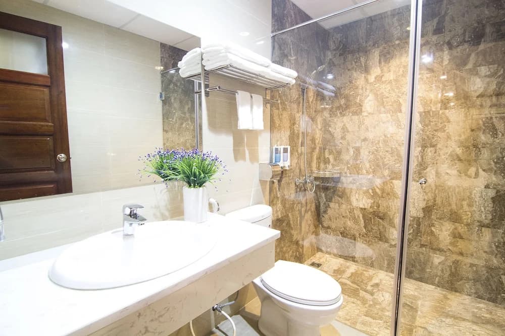 New Century Hotel - photo 13