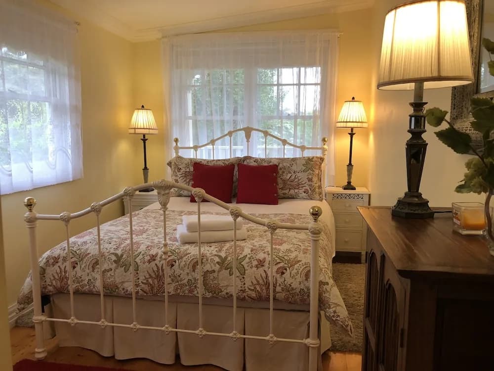 Brentwood Cottage - photo 4