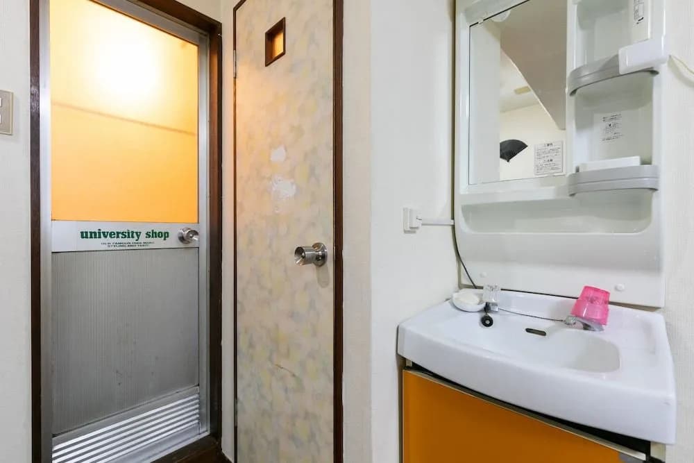 Otsuka Station Apartment Hotel - photo 9