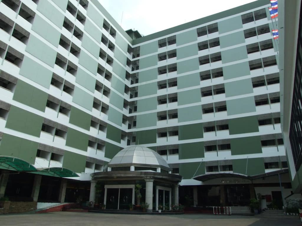 Ratchada City Hotel - photo 1