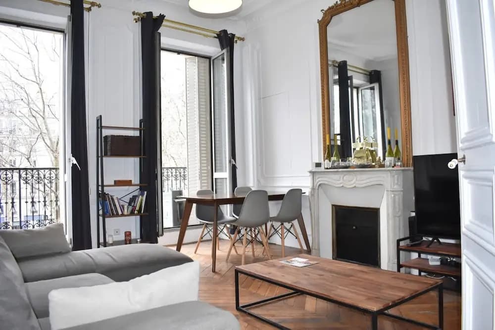Parisian Apartment In Prime Location - photo 4