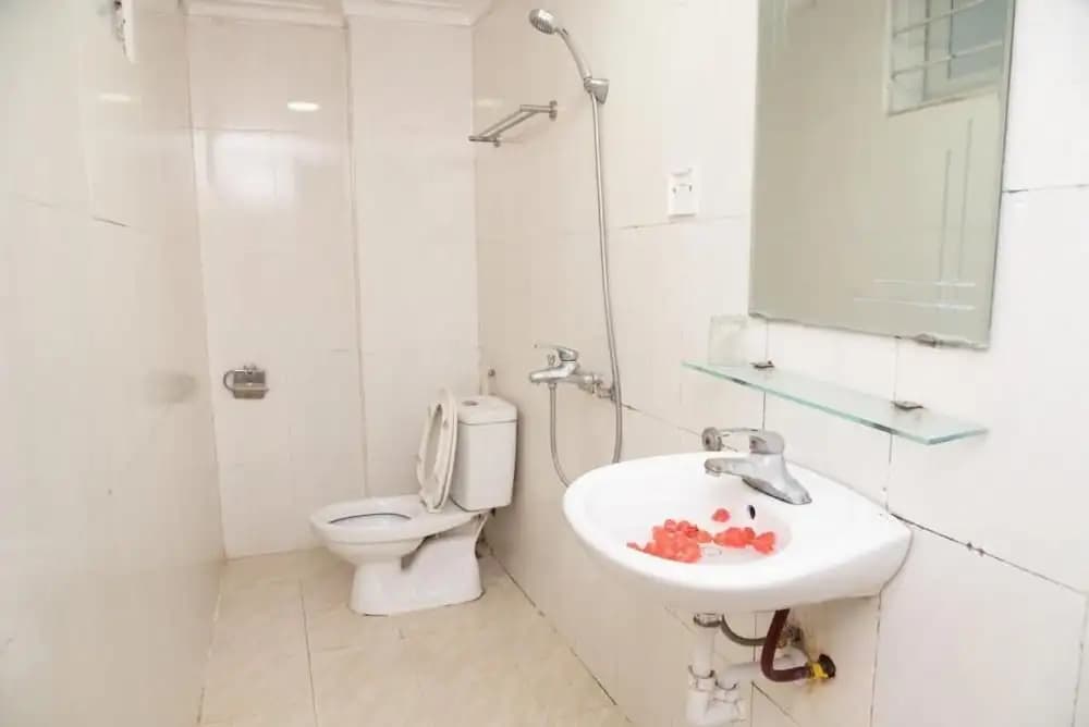 Phuong Dong Hotel Cau Giay -by BayLuxury - photo 8