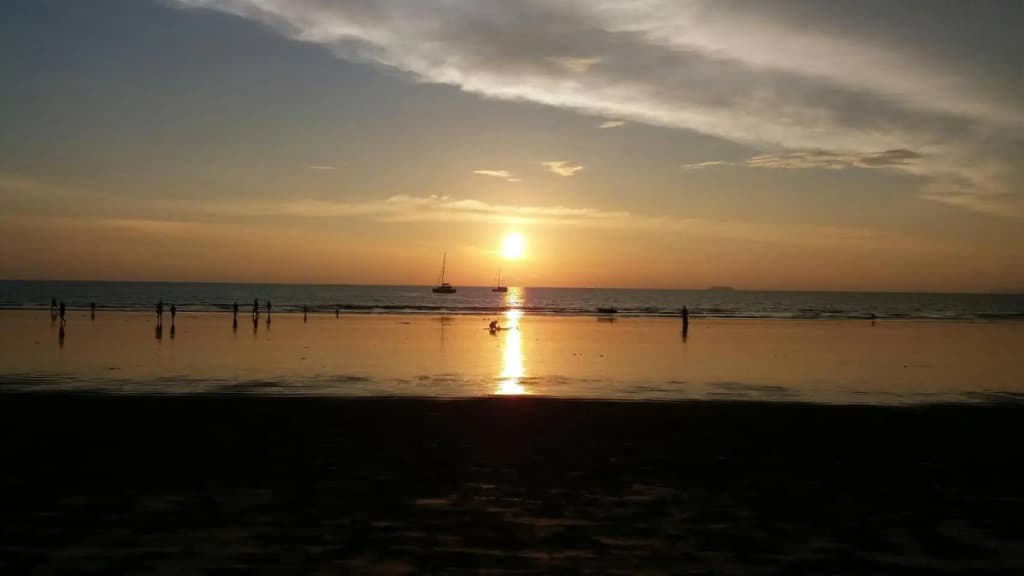 Lanta Long Beach Hostel - photo 14