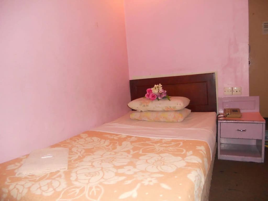 OYO 89625 Bilton Inn - photo 7