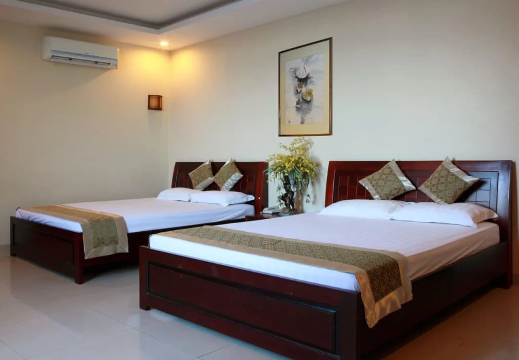 The Moon Hotel - photo 4