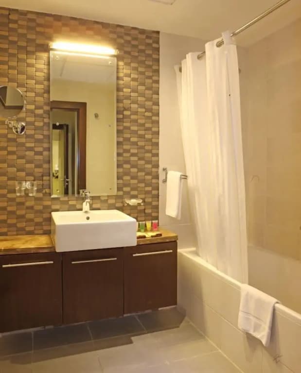 First Royal Hotel Apartment - photo 8