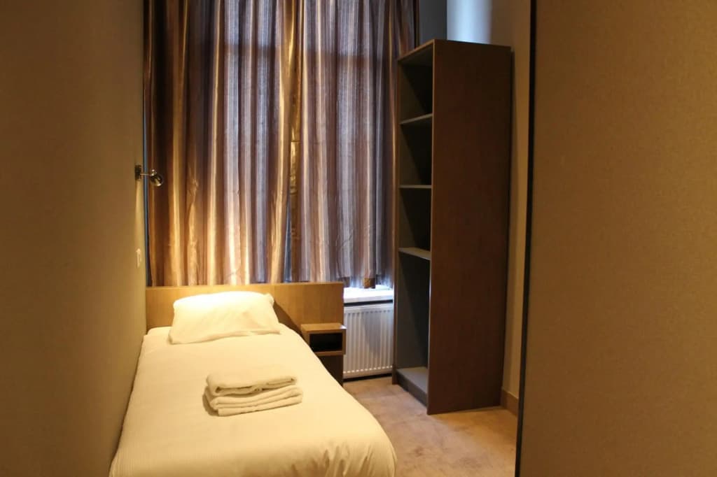 Hotel Blossoms - photo 20