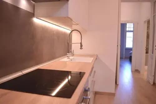 New Central Parliament Apartment - photo 7