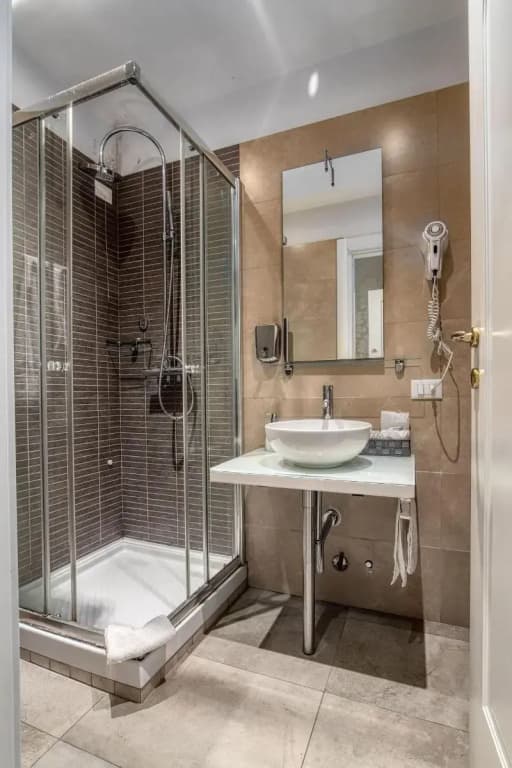 Trevi Qq Rooms - photo 10