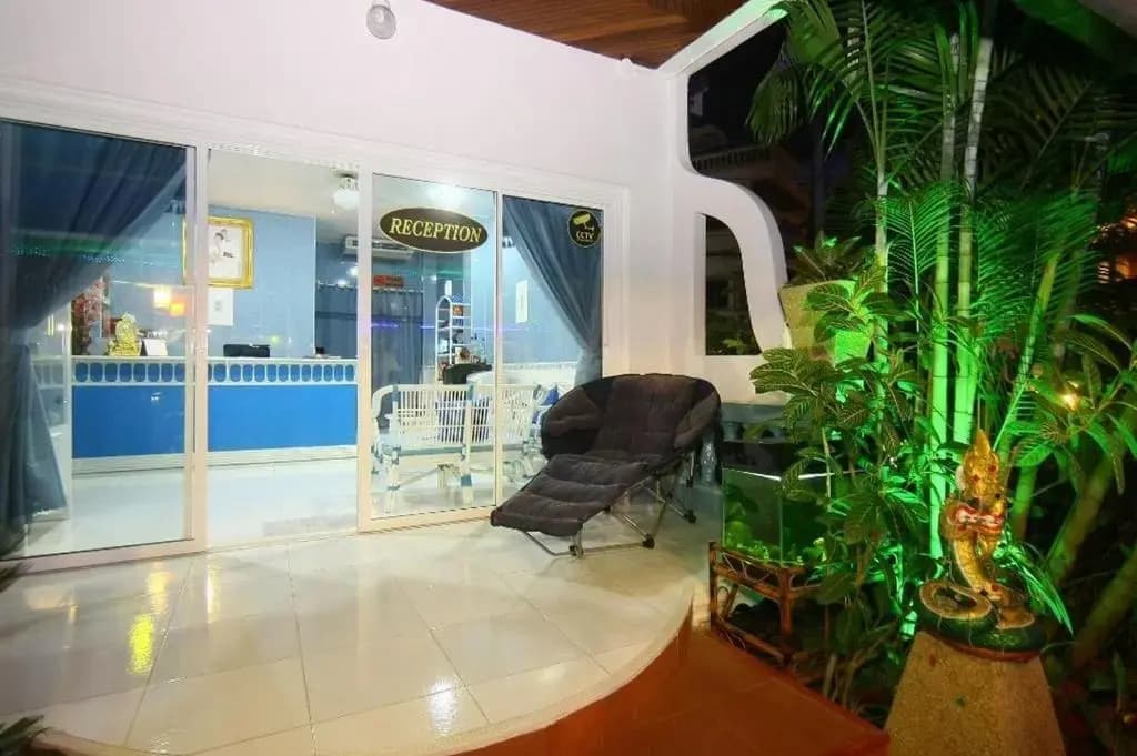 Patong Sunbeach Mansion - photo 2