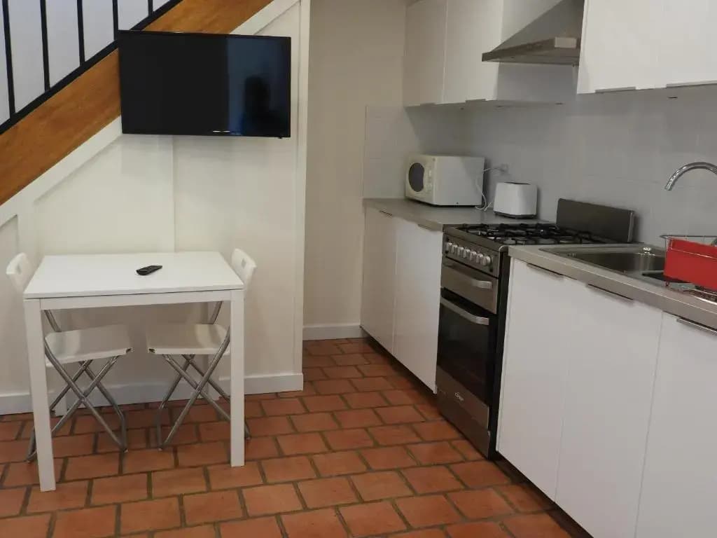 Guesthouse with Pool & BBQ - 10 kms from CBD - photo 9