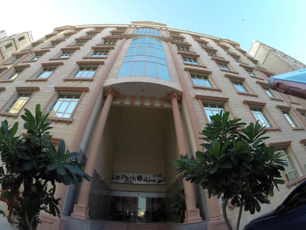 Le Park Hotel - photo 1