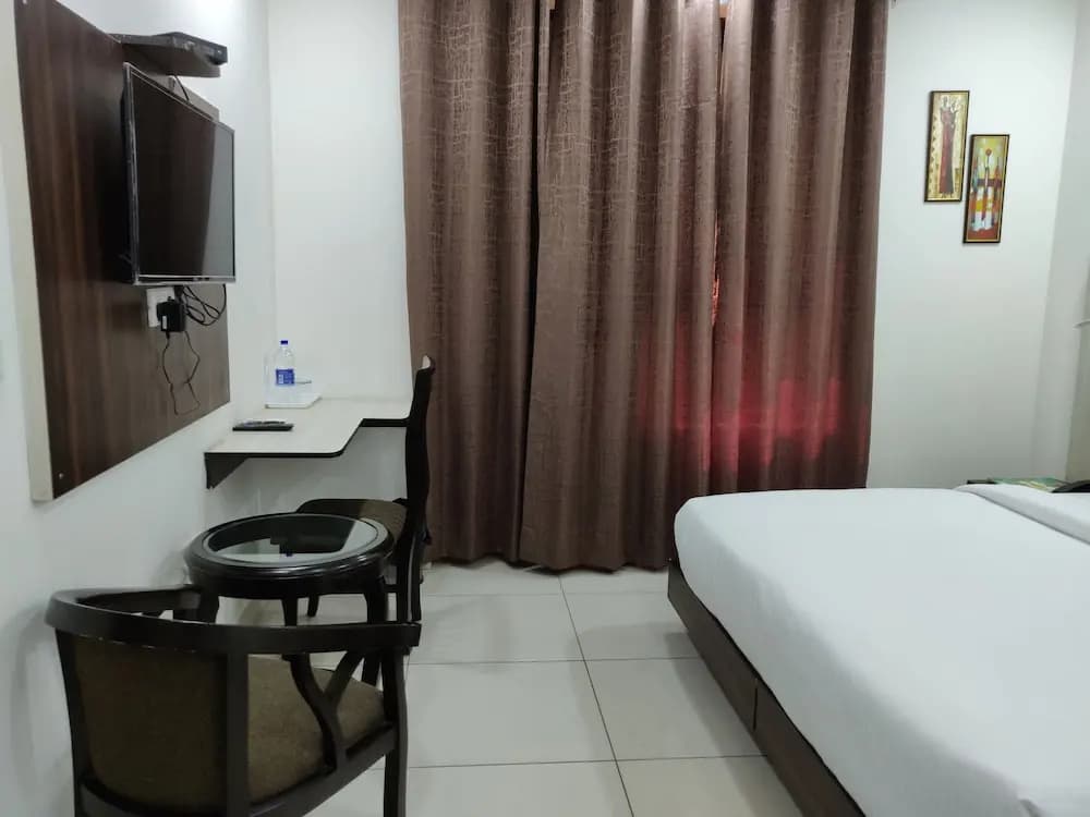 Green Lotus Residency - photo 3