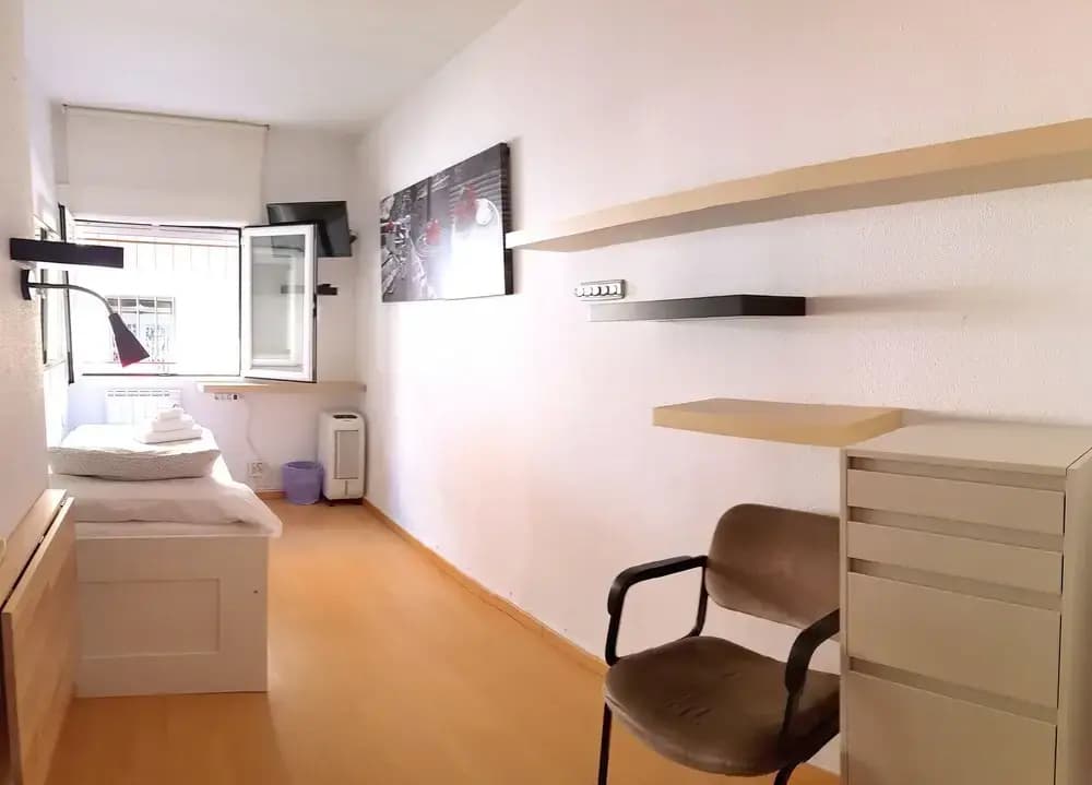 Modern and Comfortable Madrid Flat - photo 2