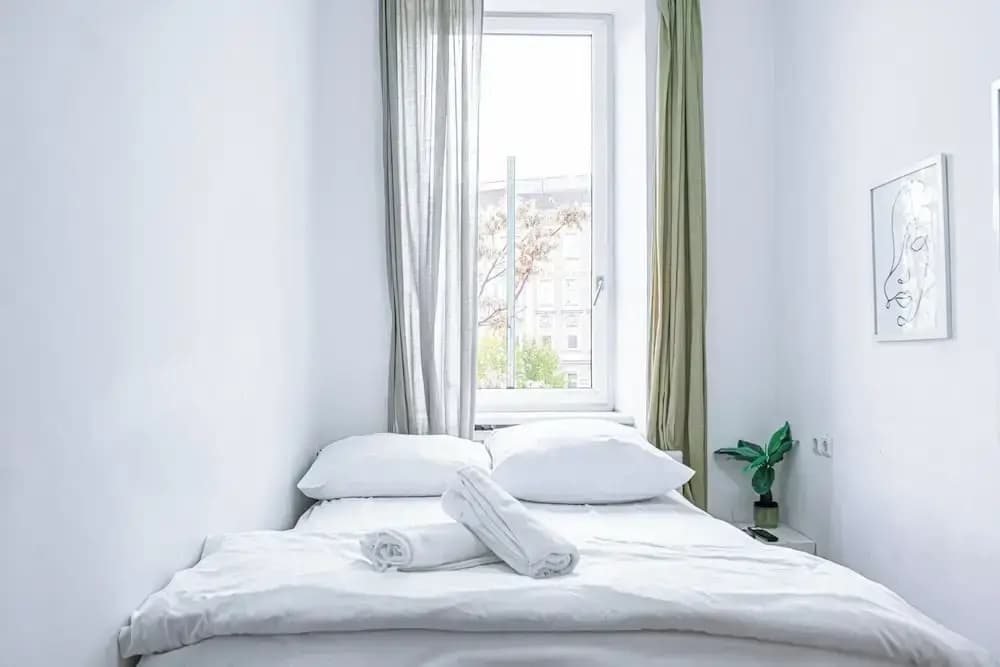Cozy Room Shared Apt Millennium Tower - photo 5