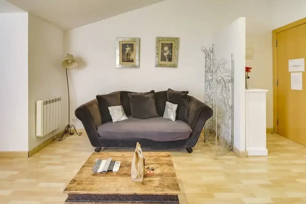 Fabulous 2 Bed with terrace close to Plaza España - photo 4