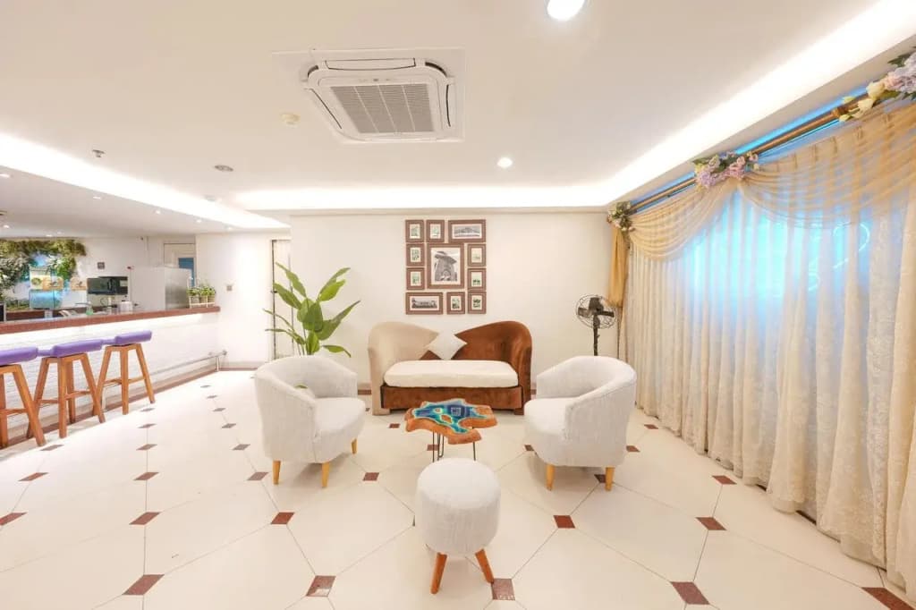 Heef Hotel Pasar Baru - photo 16
