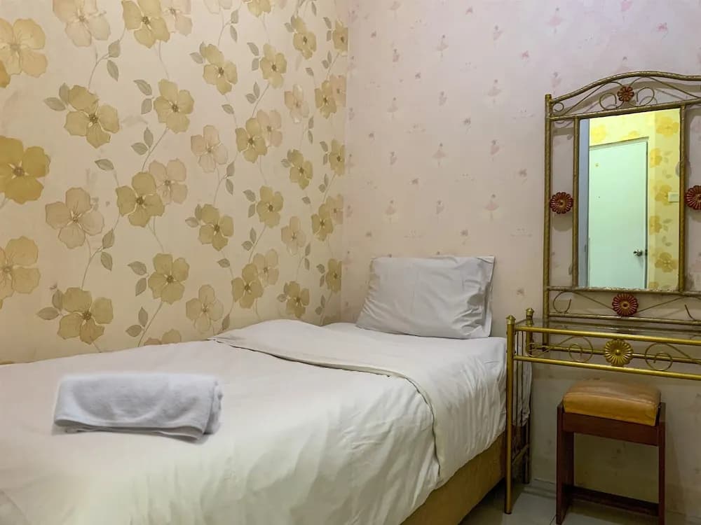 Comfort 2Br Apartment At Green Pramuka City - photo 2
