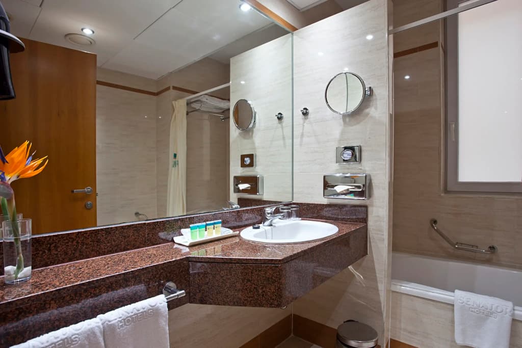 Ilunion Les Corts Spa Hotel - photo 34