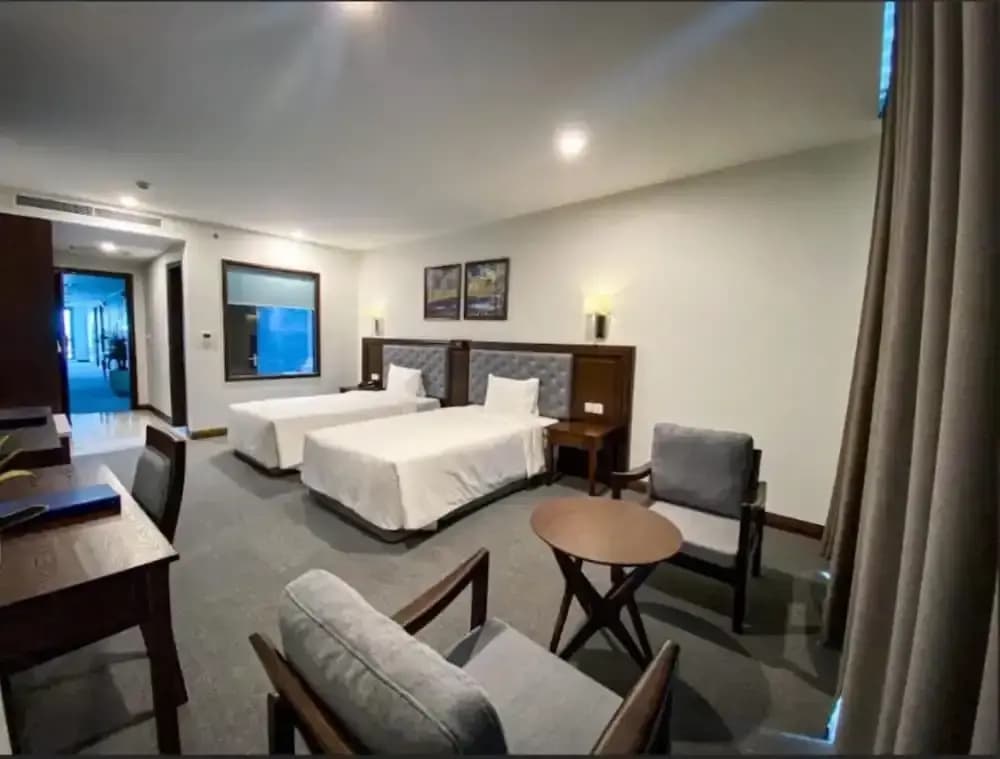 Peace Hotel Ha Long - photo 3