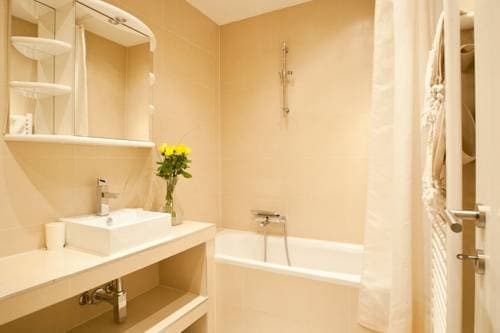 Vienna Central Apartments - photo 8