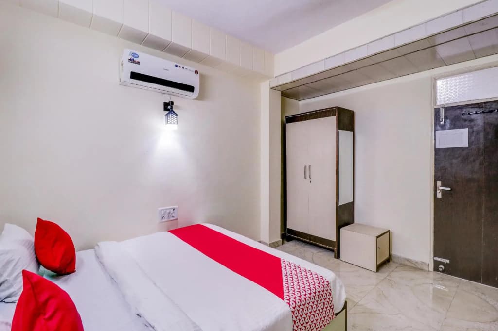 OYO Flagship 76903 RS Hotels - main photo