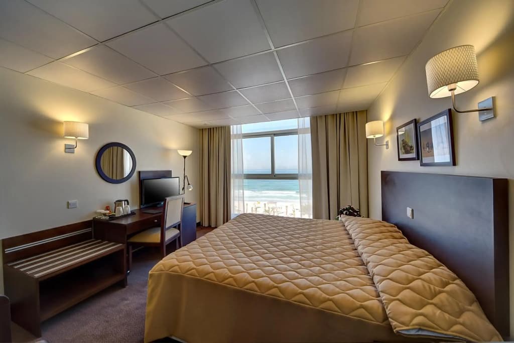 Ajman Beach Hotel - photo 6