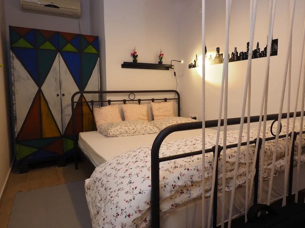 Psirri Artistic Rooftop Apartment with Acropolis View - photo 4