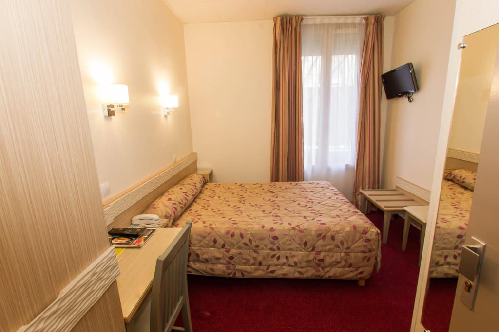 Hotel Lilas Gambetta - photo 3