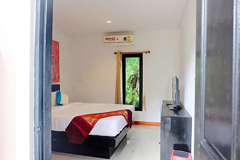 Naiharn Paradise Boutique - photo 2