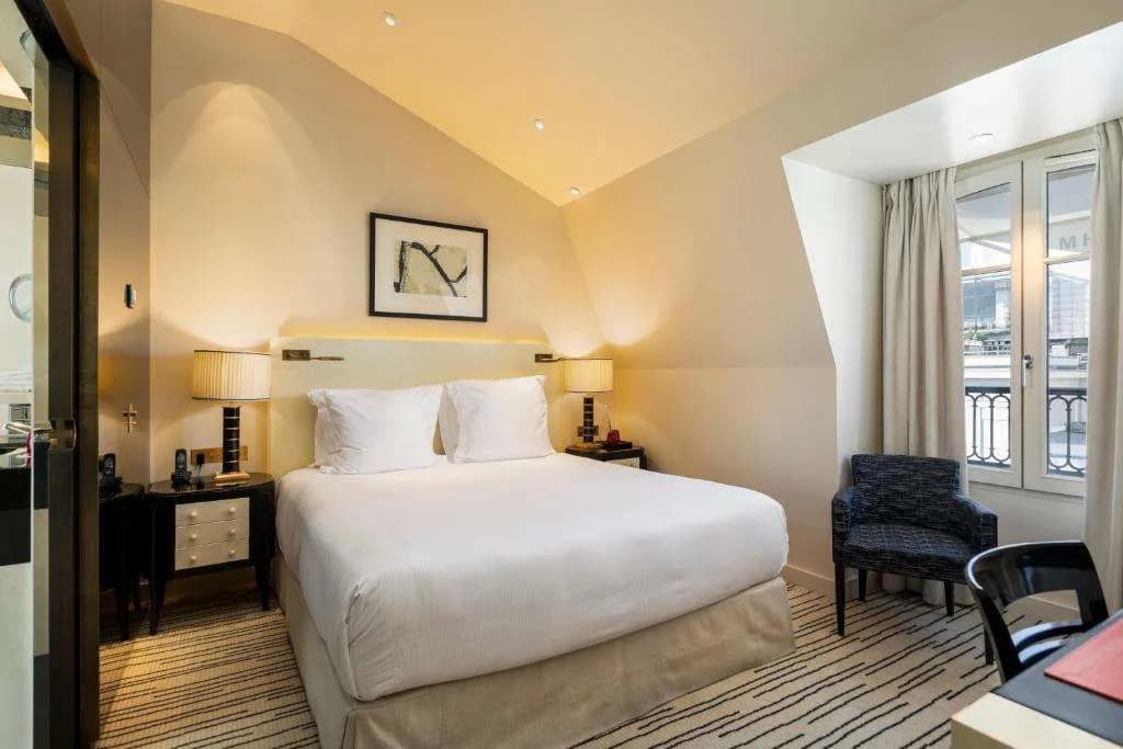 Hôtel Montaigne - photo 29