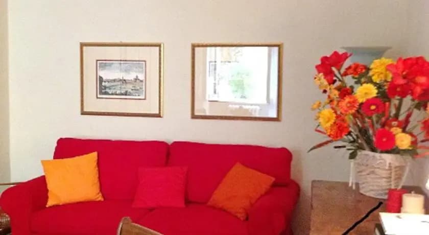 Old Bridge Apartment - photo 3