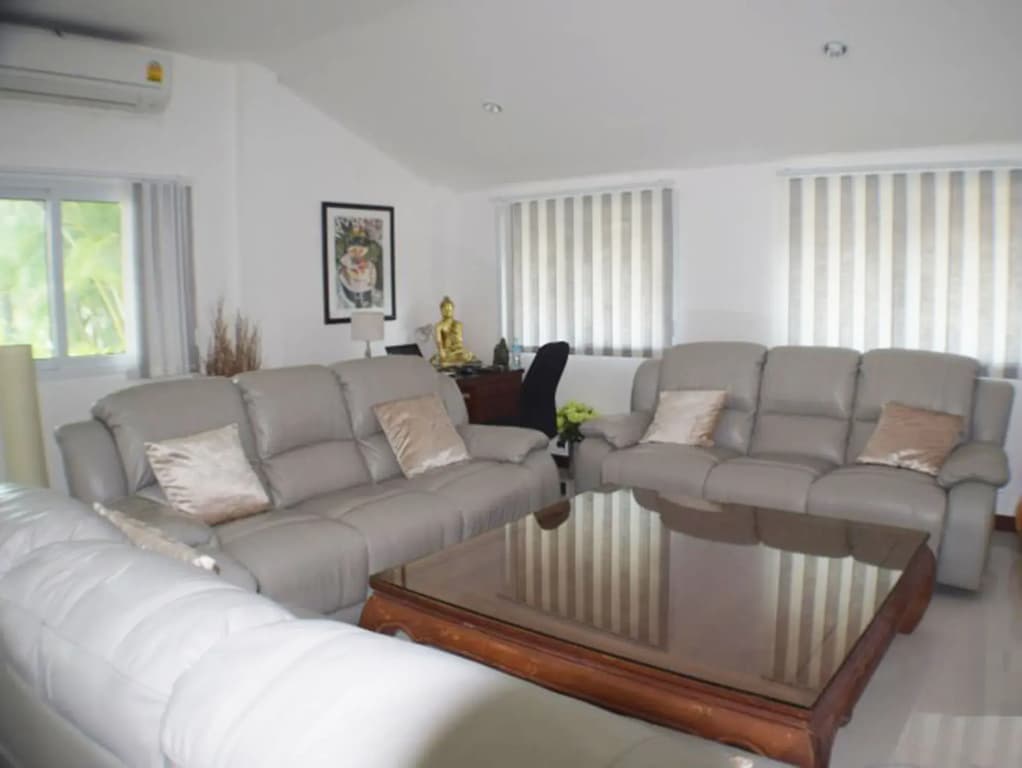 Luxury 5 Bed 5 Bath Villa - photo 7