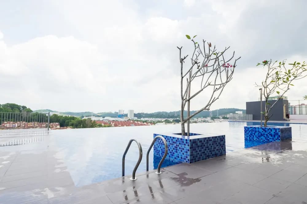 Omputeh Suite at Galleria - photo 15