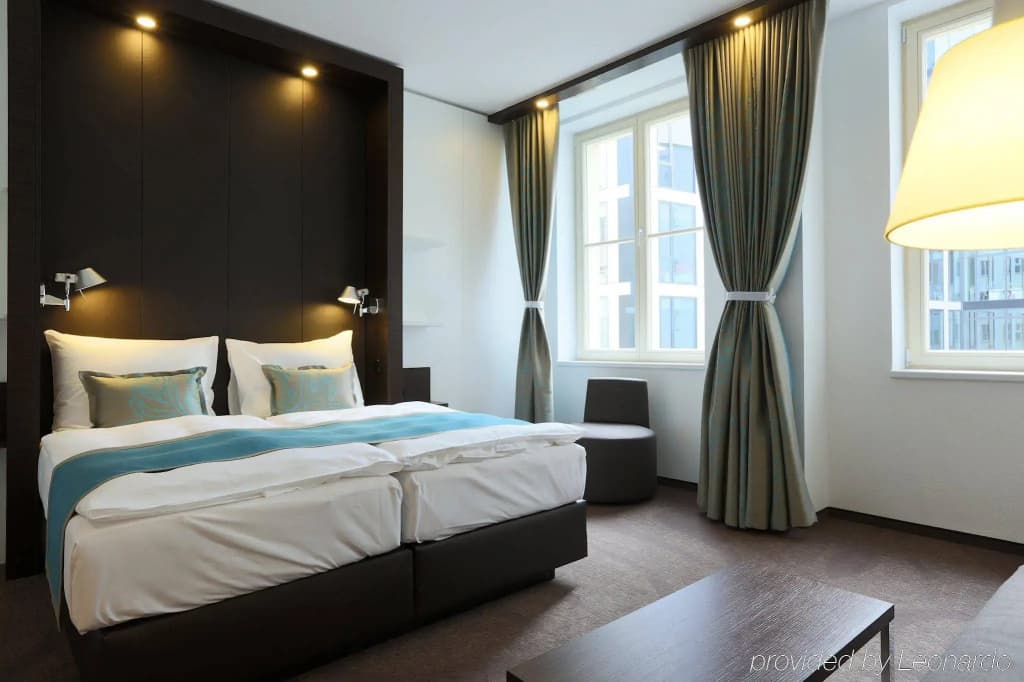 Motel One Prague-Florentinum - photo 2