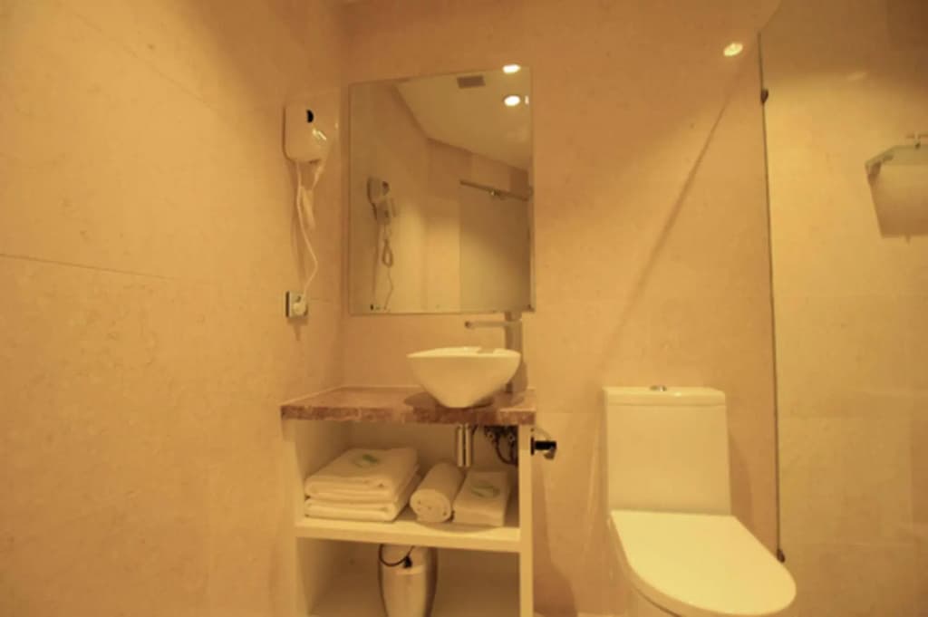 Melrose Apartments - photo 8
