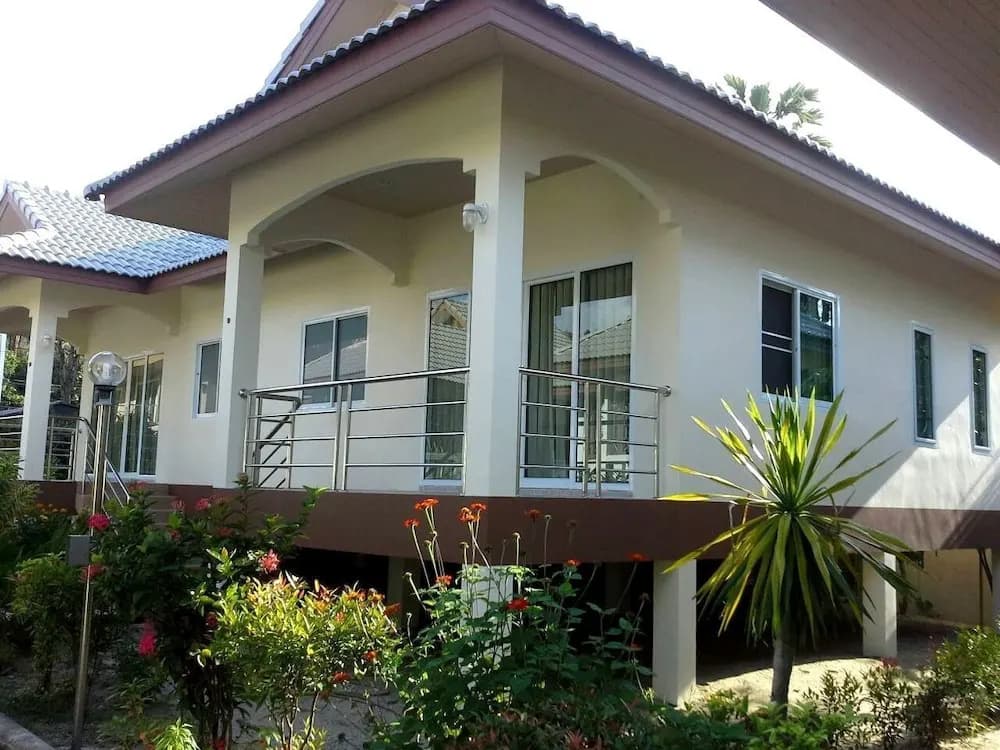 Krisada Beach Resort - main photo