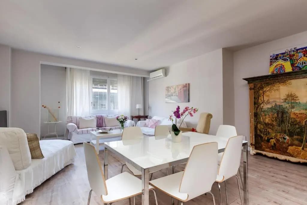 LetsGo Diagonal Avenue Apartment - photo 6