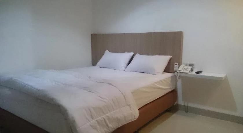Hotel Sanrina - photo 7