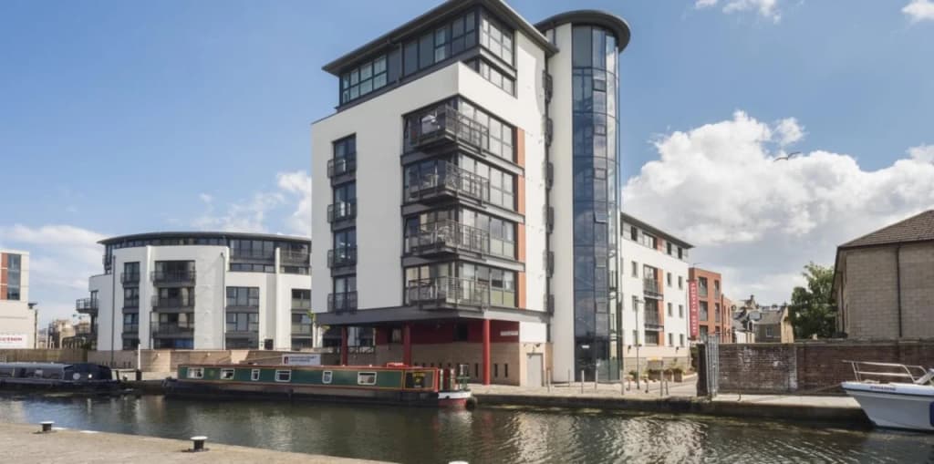 Fountain Court Apartments - EQ2 - photo 3
