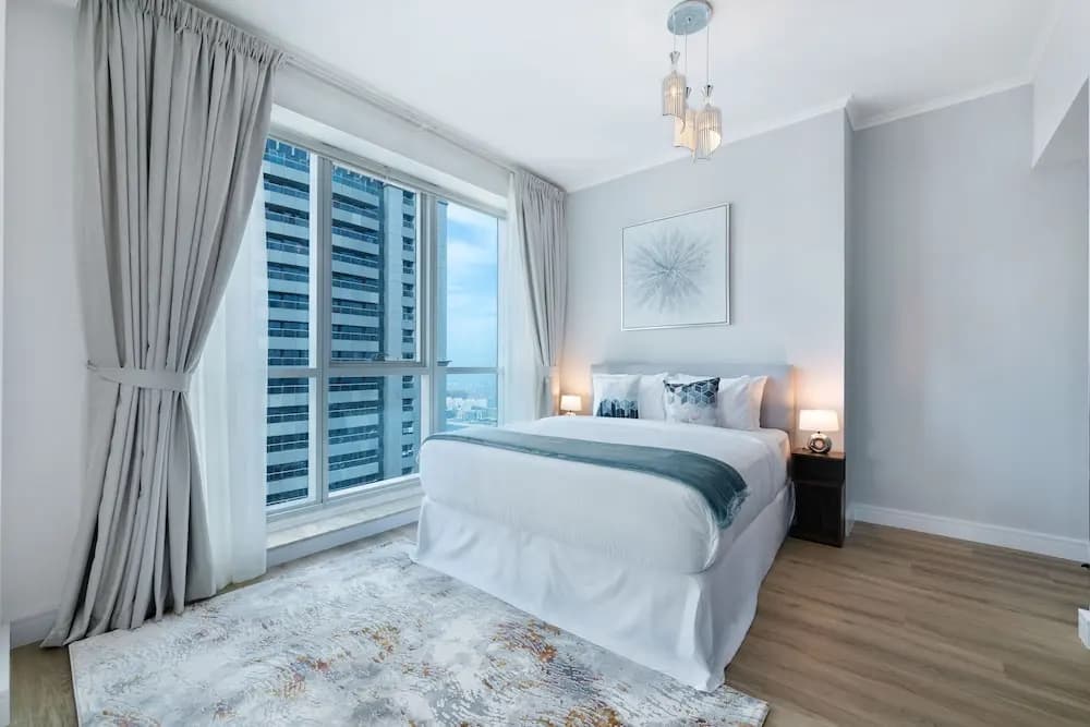 Maison Privee - High-Floor Trendy Apt w/ Marina, Palm & Ocean Vws - photo 3