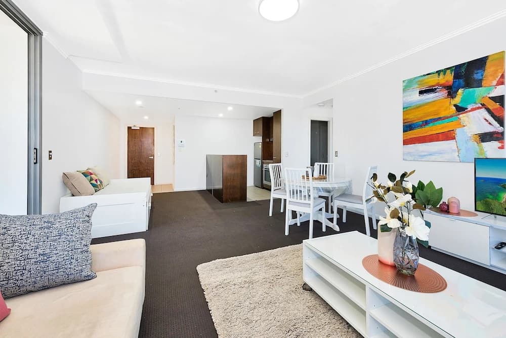 Contemporary Apartment Living - photo 3