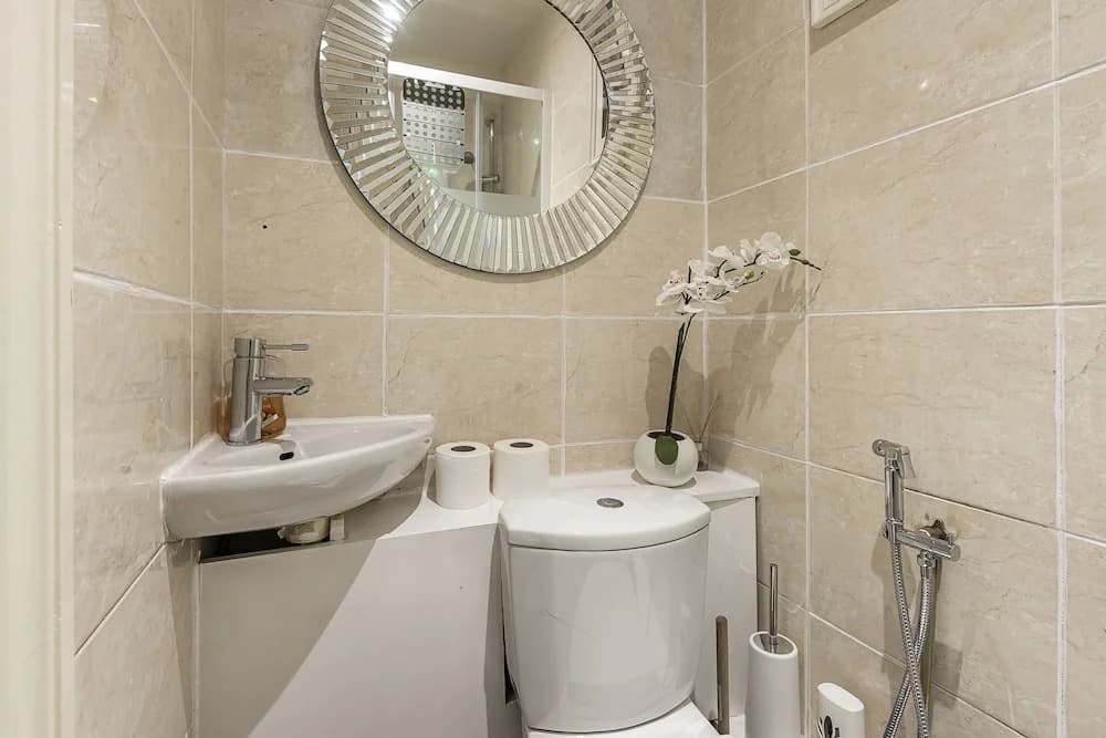 Beautiful Hyde Park Studio Flat - photo 9