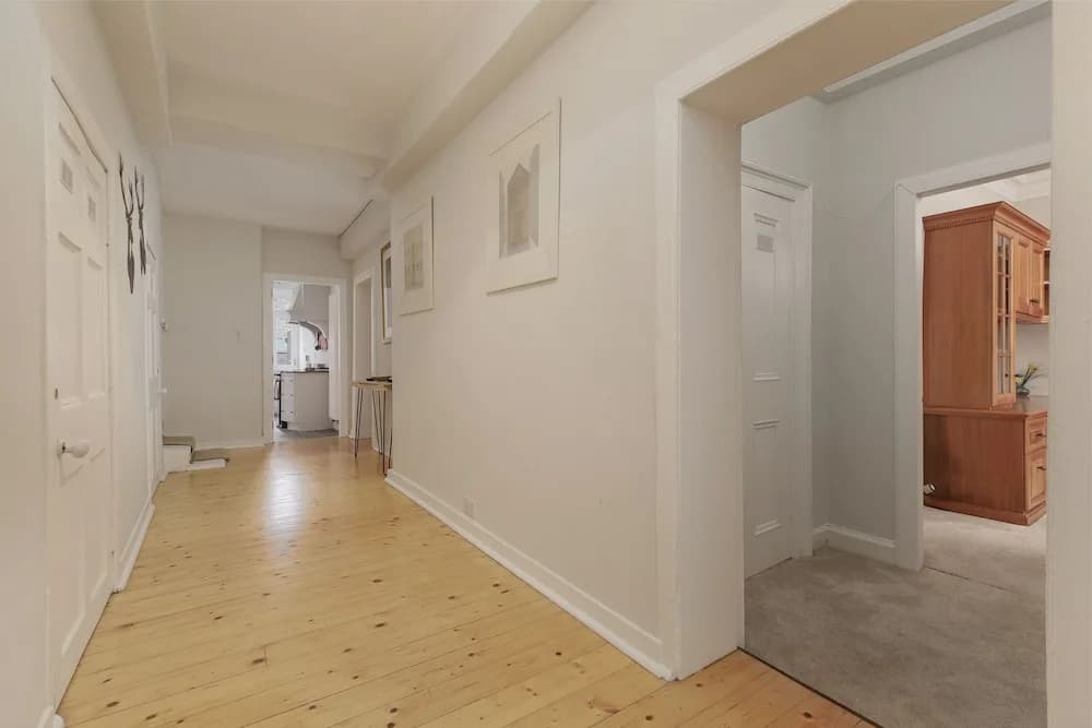 Classic Main Door Entry 2-bedroom New Town Apartment with Garden - photo 11