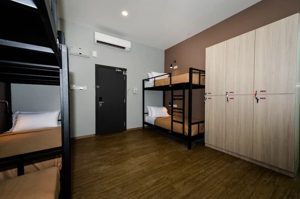 OYO Townhouse, Selayang formerly RHR Hotel - photo 2
