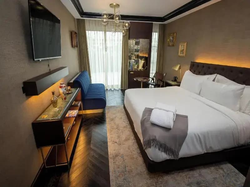 Whisky Hotel - photo 16