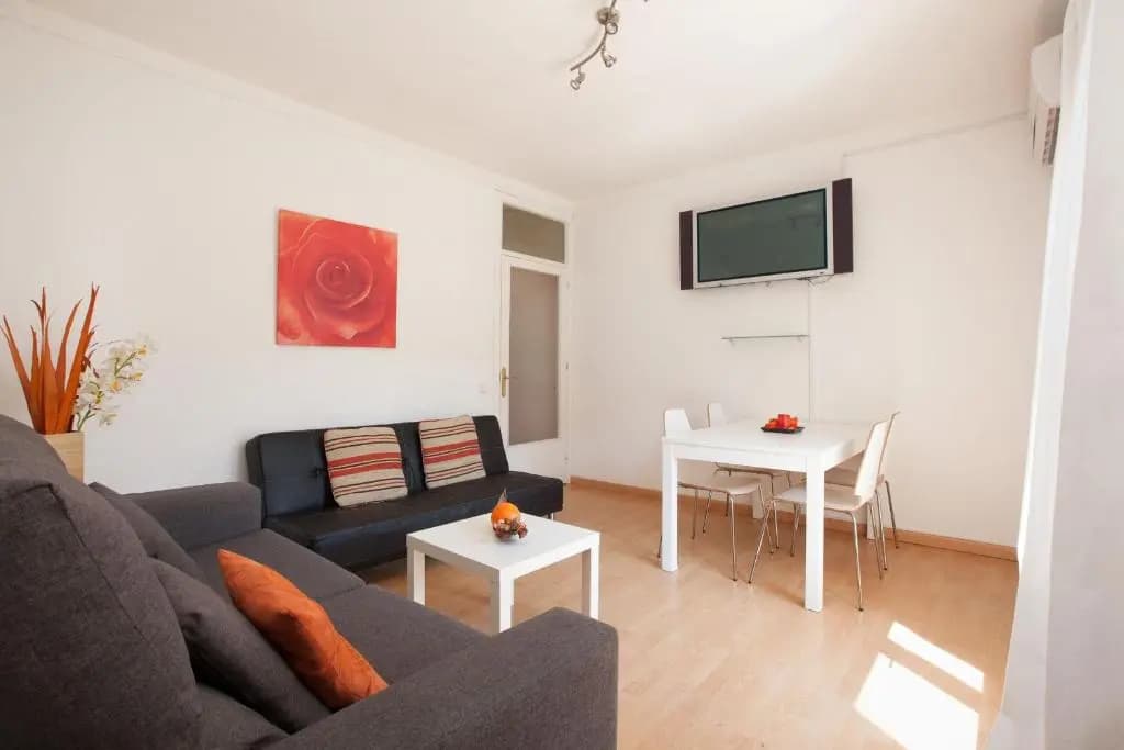 Sagrada Familia Apartment - photo 5