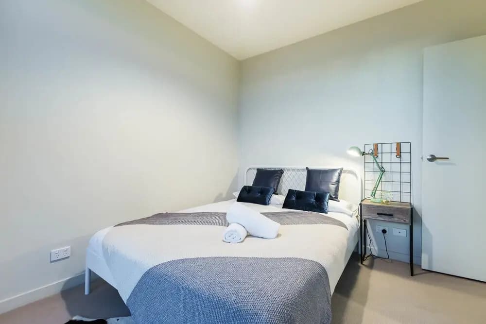 YASHITA, 2BDR Melbourne Apartment - photo 15